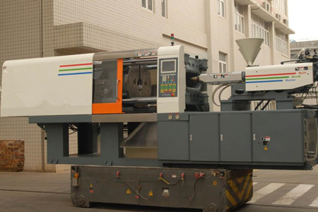 如何清洗伺服節(jié)能注塑機(jī)螺桿?清洗方法分享!