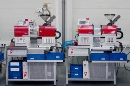 微型注塑機的價格范圍，幾萬元到數(shù)十萬元！