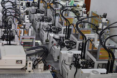 立式注塑機(jī)頂針動作異常該如何處理?