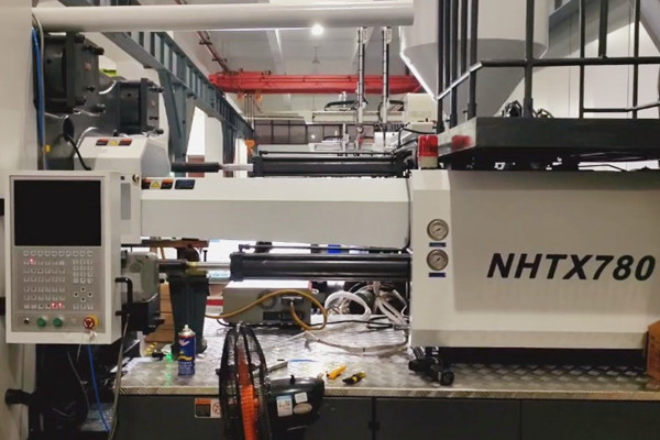 大型伺服節(jié)能注塑機(jī)高效運(yùn)行秘訣!這幾點(diǎn)不容忽視